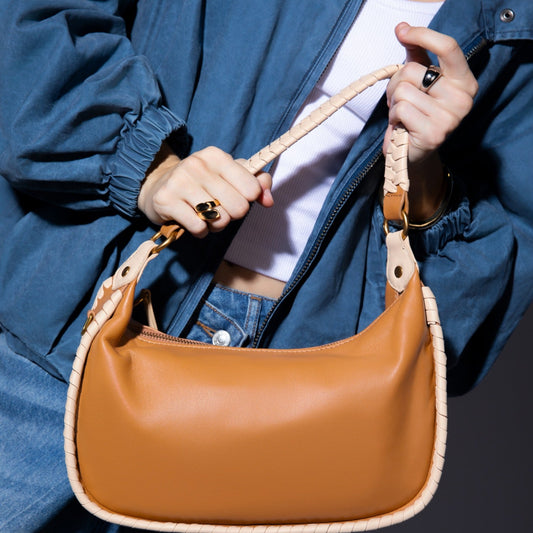 Mia Crescent Hobo in Smooth Leather - Warm Cashew