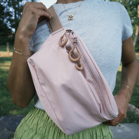 BE HOLD Belt Bag in caRefiber recycled nylon - Lotus