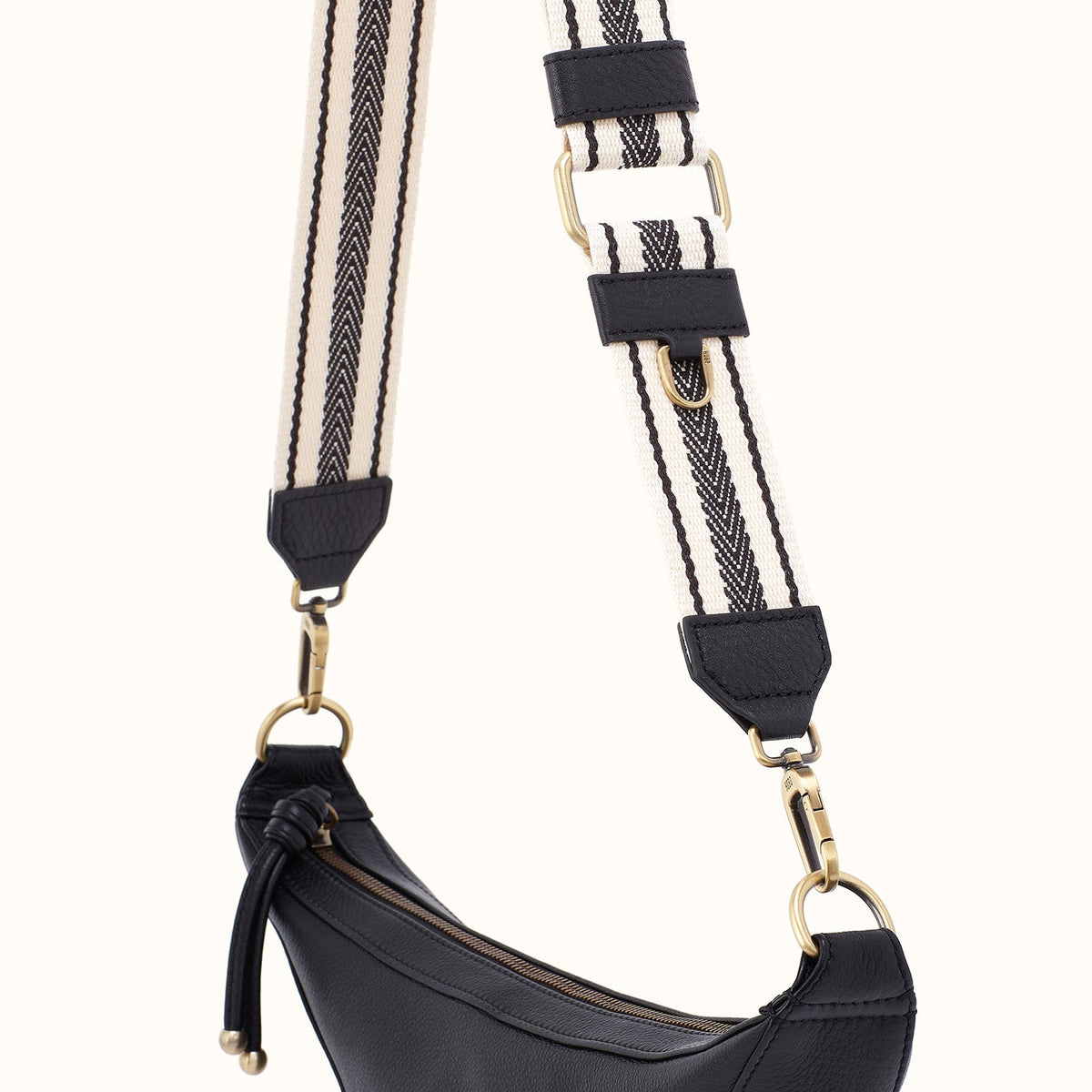 Webbing Guitar Strap In Pebbled Leather