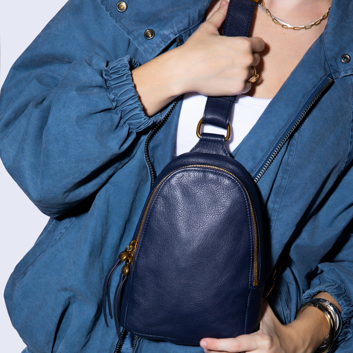 Fern Sling In Pebbled Leather - Ink Navy