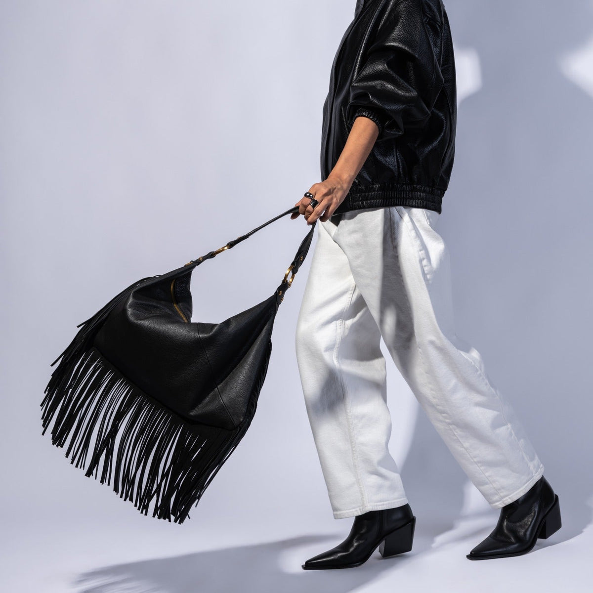 Paloma Hobo In Pebbled Leather - Black