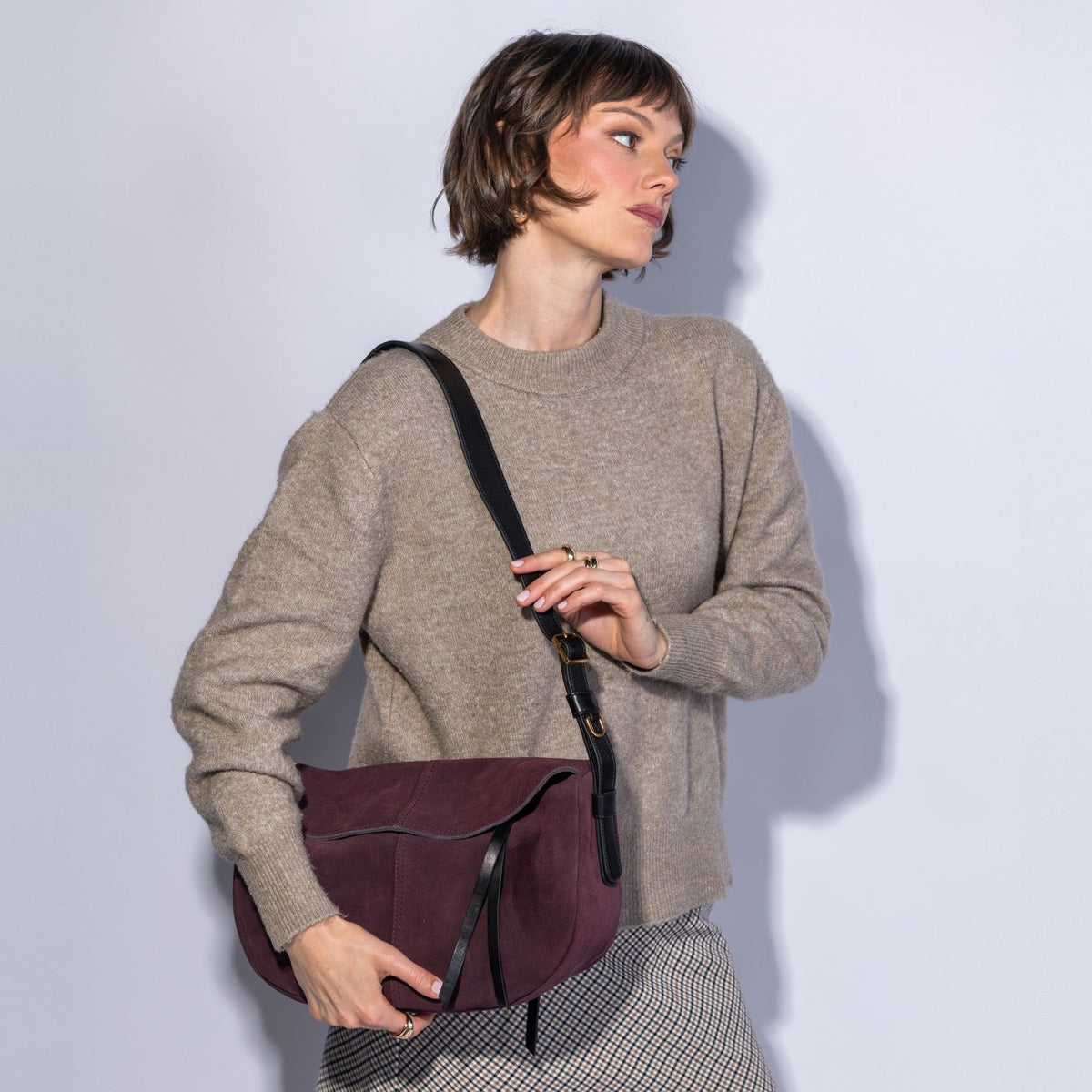 Contour Shoulder Crossbody In Suede Leather - Dark Cherry