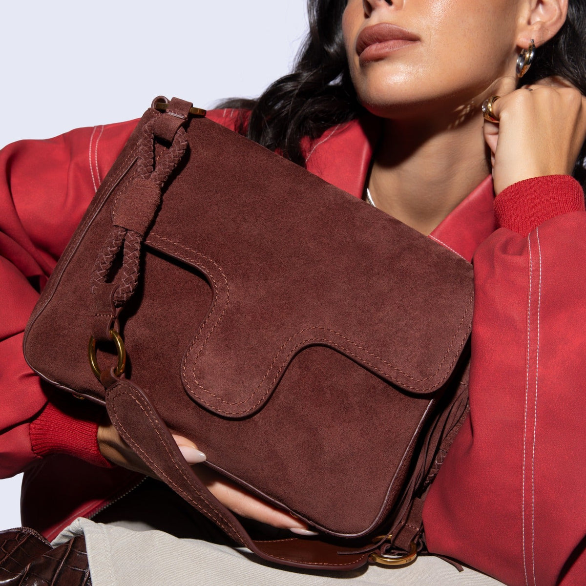Rogue Shoulder In Suede Leather - Chocolate