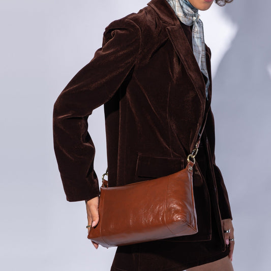 Darcy Shoulder In Polished Leather - Harvest Root